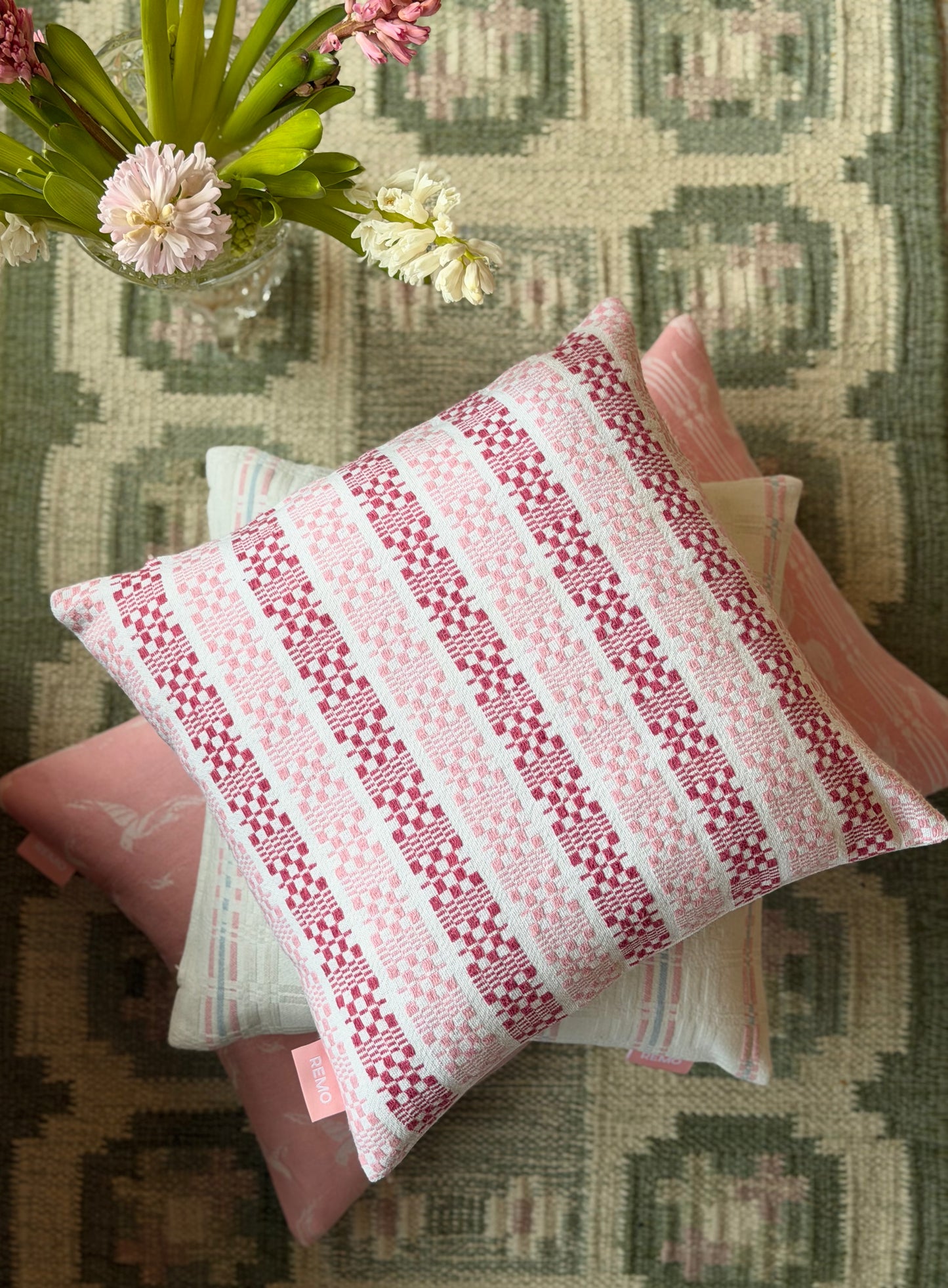 REMO Pink Square